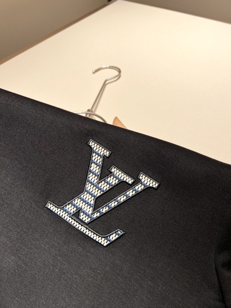 l0vis Vvtt0n t-shirt